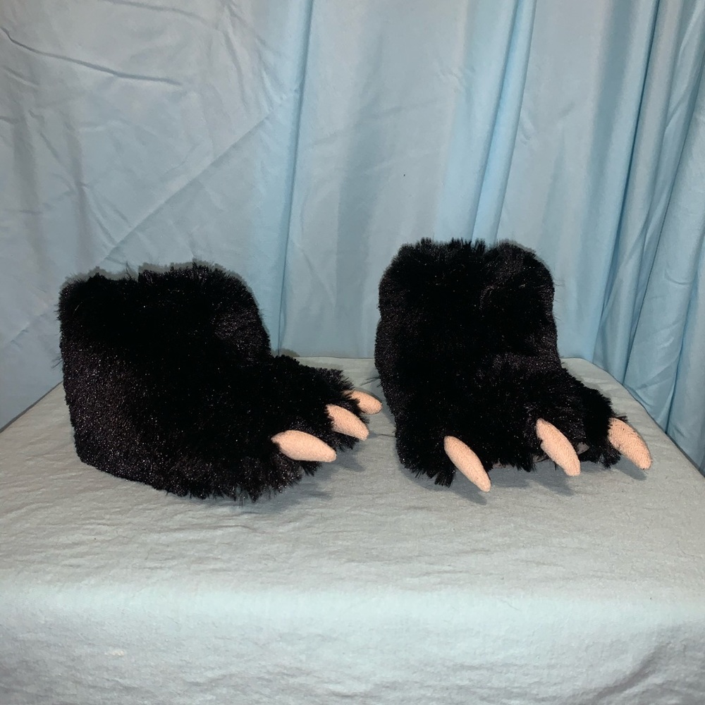 Black bear paw slippers toddler 5-6